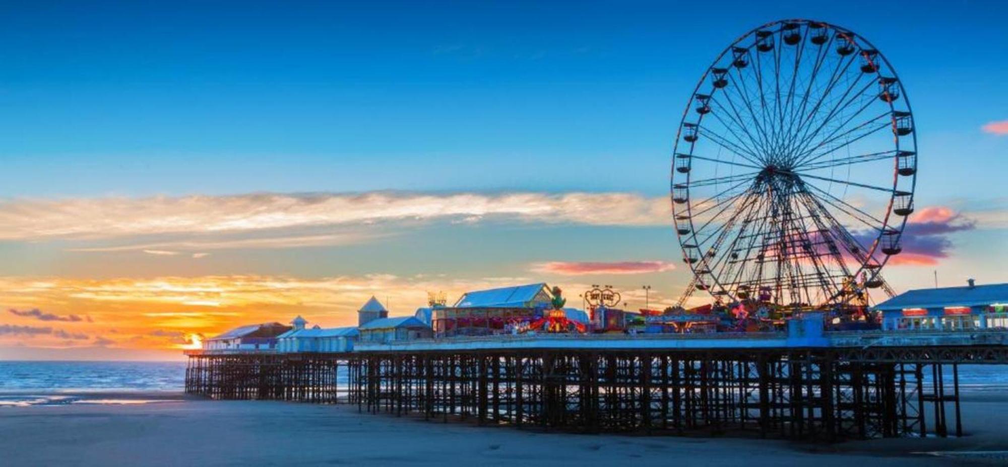Oyo Wave Crest Hotel Blackpool Esterno foto