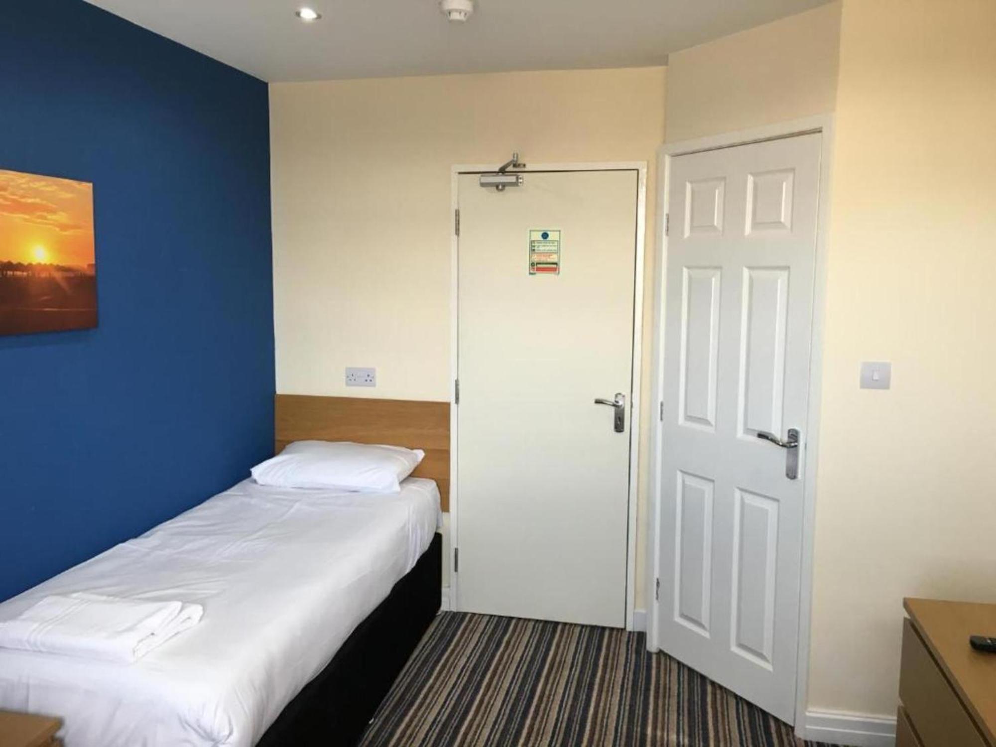 Oyo Wave Crest Hotel Blackpool Esterno foto