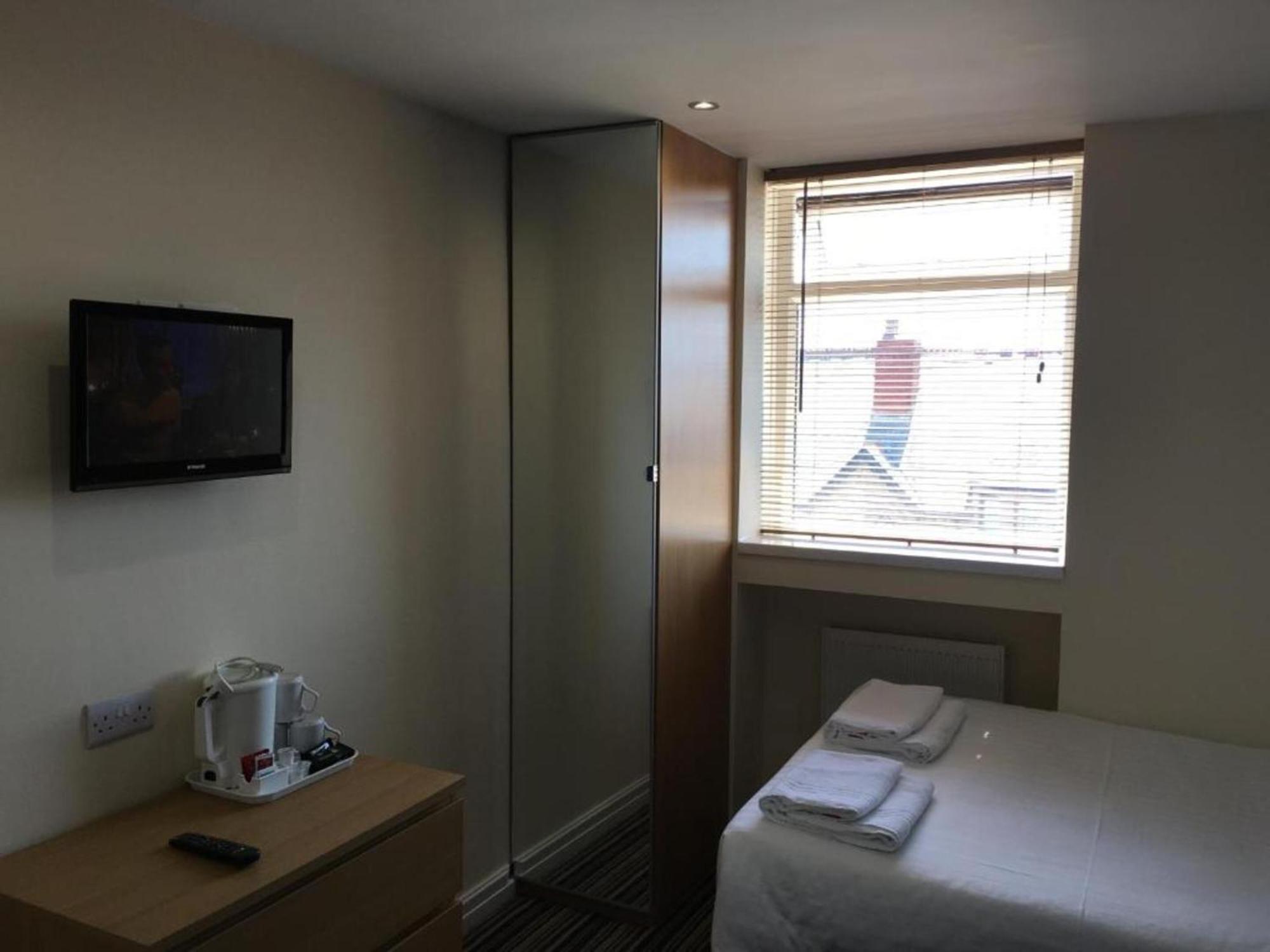 Oyo Wave Crest Hotel Blackpool Esterno foto
