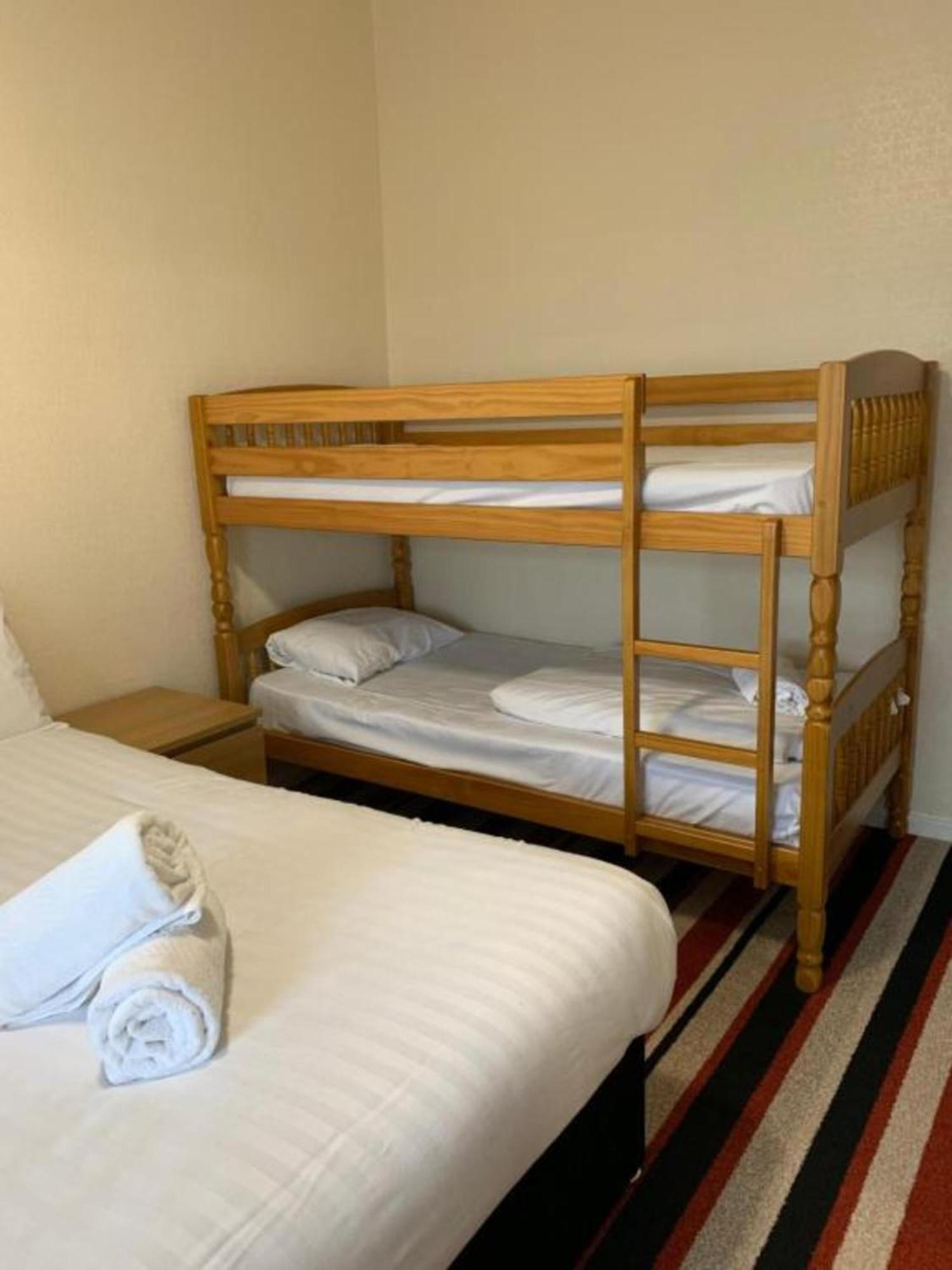 Oyo Wave Crest Hotel Blackpool Esterno foto