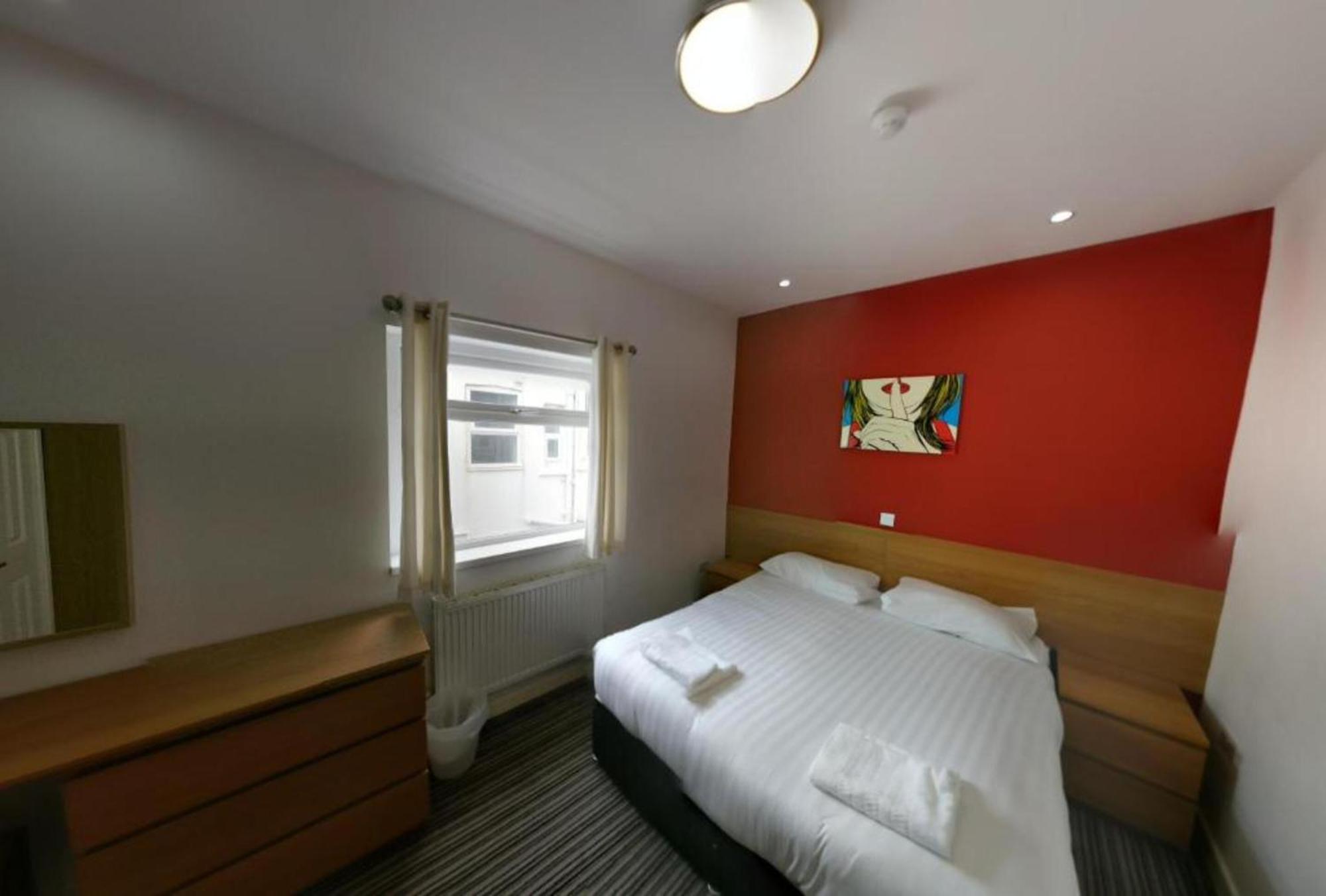 Oyo Wave Crest Hotel Blackpool Esterno foto