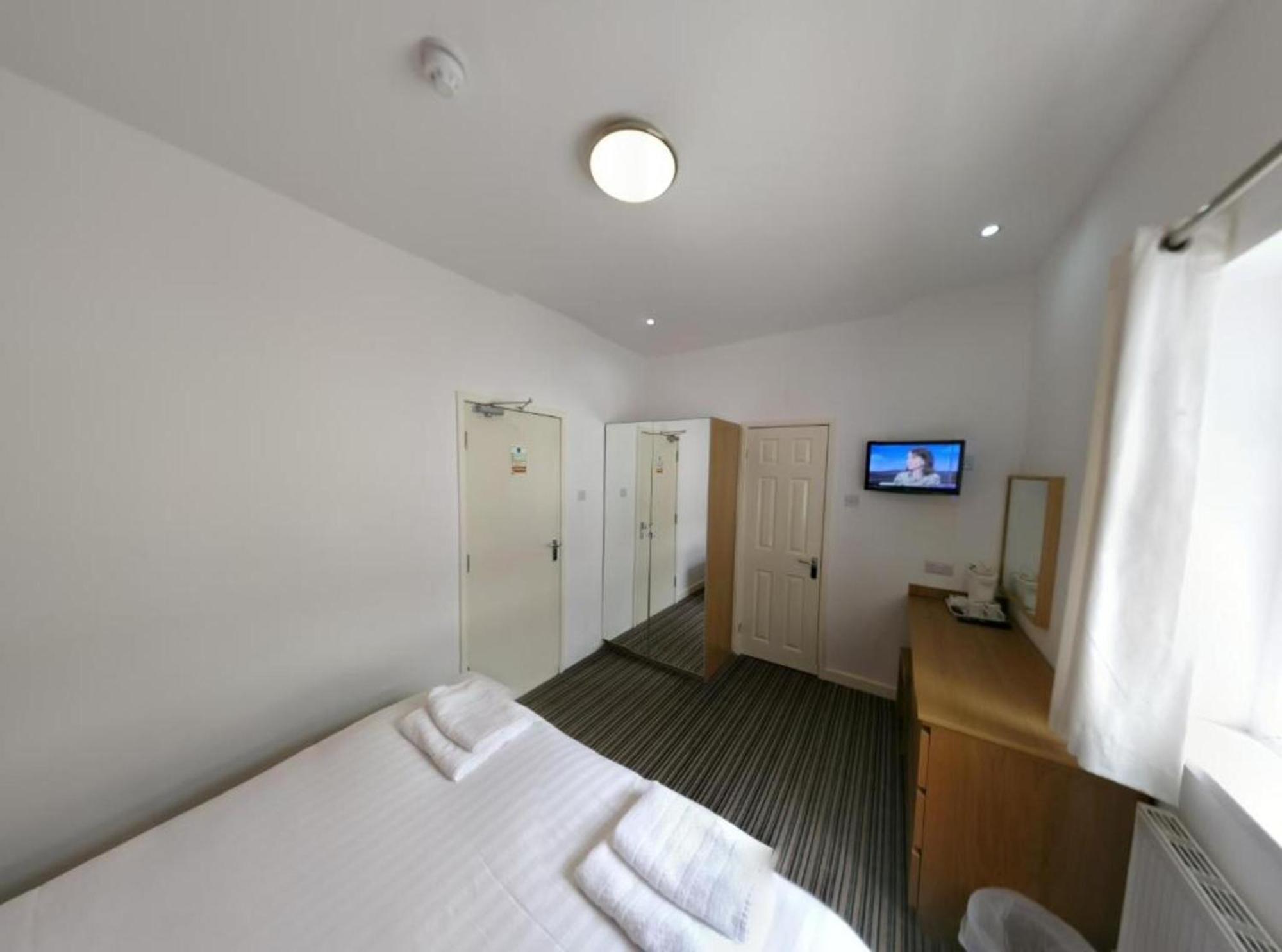 Oyo Wave Crest Hotel Blackpool Esterno foto
