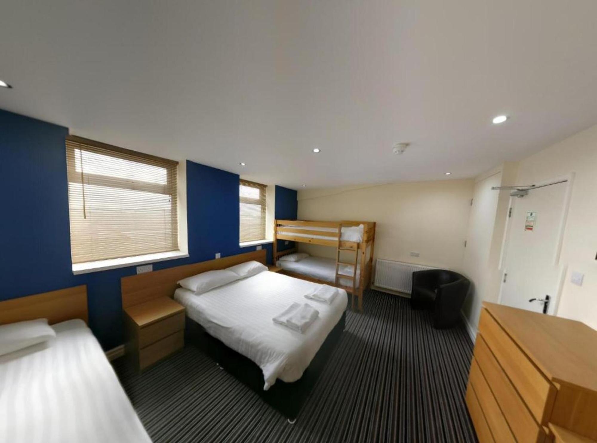 Oyo Wave Crest Hotel Blackpool Esterno foto