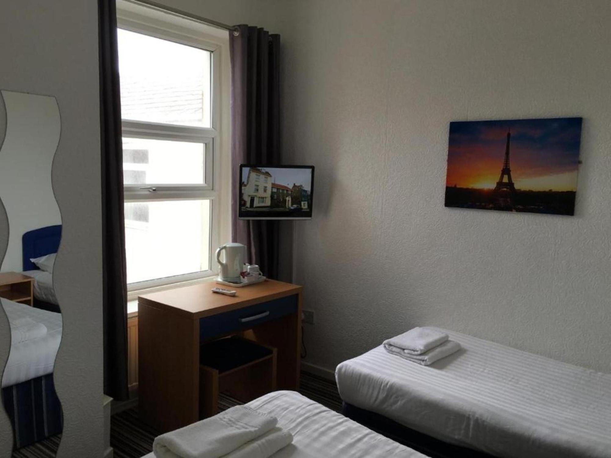Oyo Wave Crest Hotel Blackpool Esterno foto