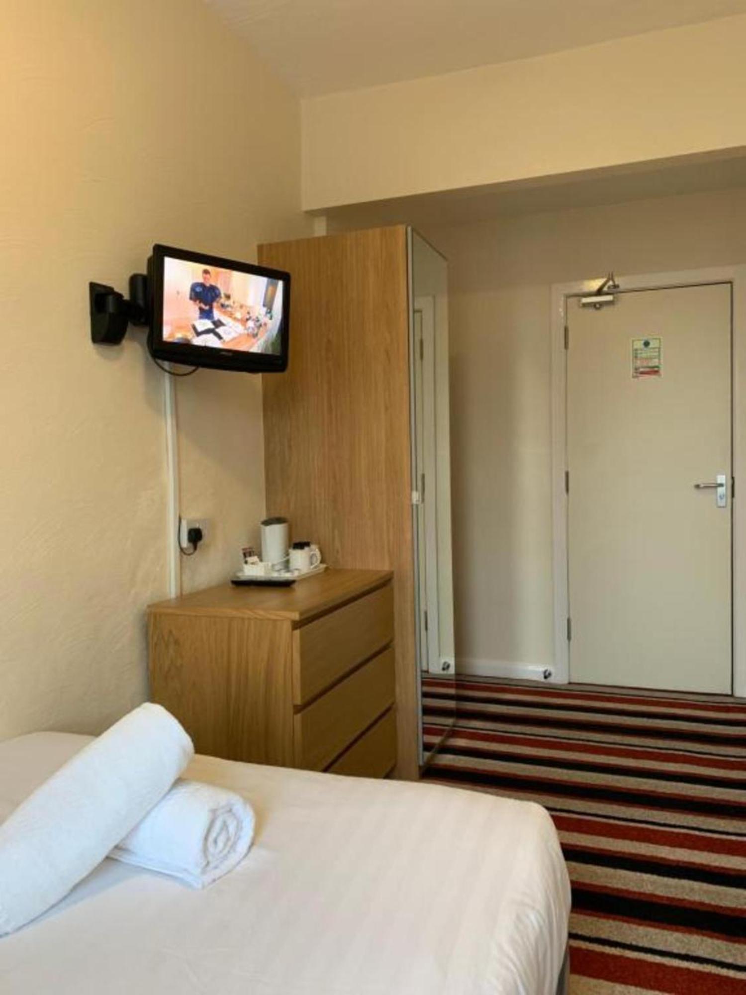 Oyo Wave Crest Hotel Blackpool Esterno foto