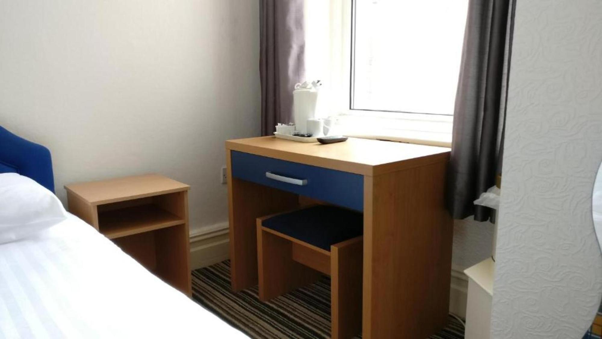 Oyo Wave Crest Hotel Blackpool Esterno foto